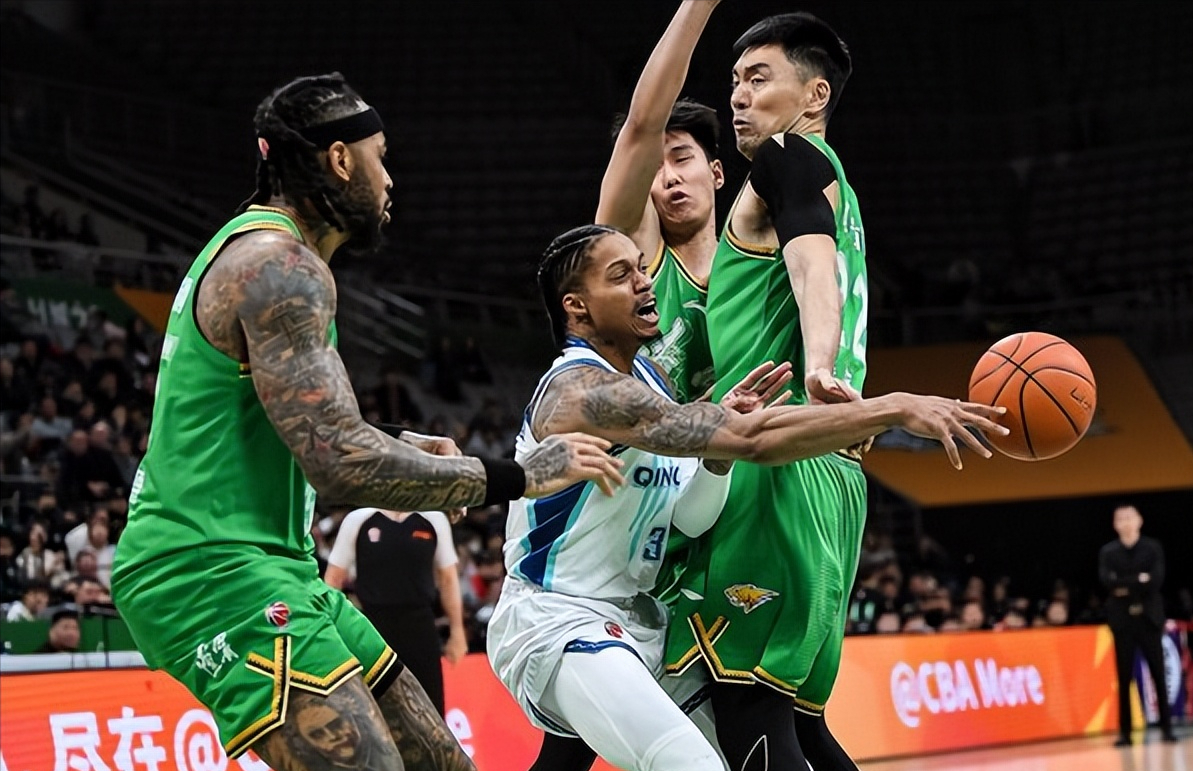 开云体育-24分3篮板7助攻1抢断！继伟回归首秀满堂彩，二哥三分锁定胜局